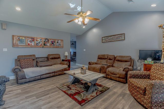 119 Charlene St, Bono, AR 72416