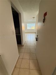 1305 W 53rd Street 406, Hialeah, FL 33012