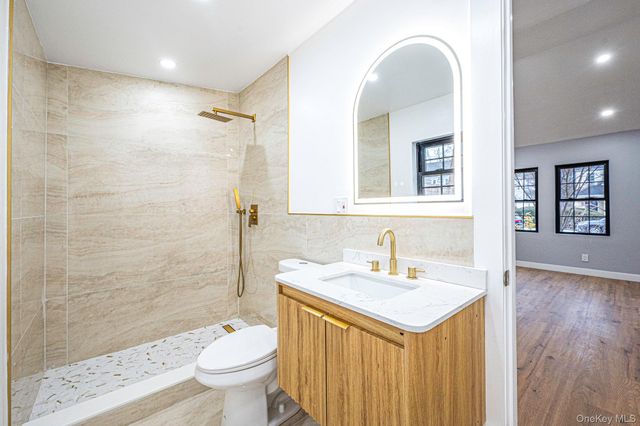 200 Evans Avenue, Freeport, NY 11520