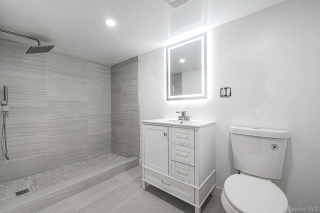 200 Evans Avenue, Freeport, NY 11520