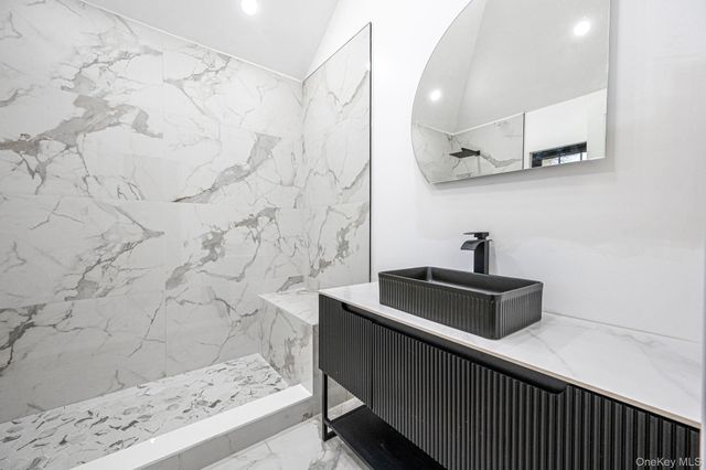 200 Evans Avenue, Freeport, NY 11520