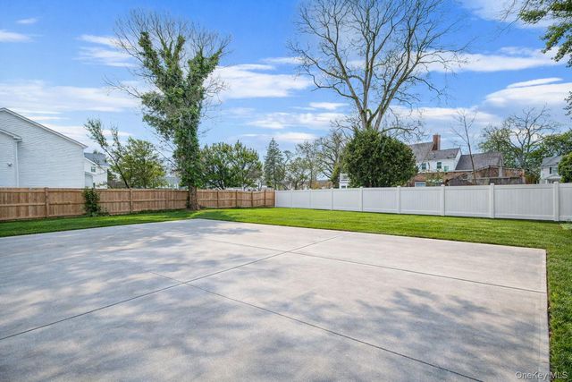 200 Evans Avenue, Freeport, NY 11520