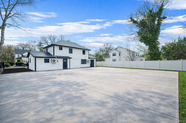 200 Evans Avenue, Freeport, NY 11520