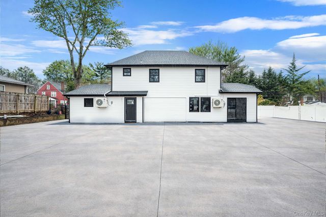 200 Evans Avenue, Freeport, NY 11520