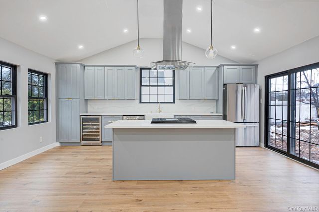 200 Evans Avenue, Freeport, NY 11520