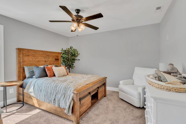 212 W South St, Greenbrier, TN 37073