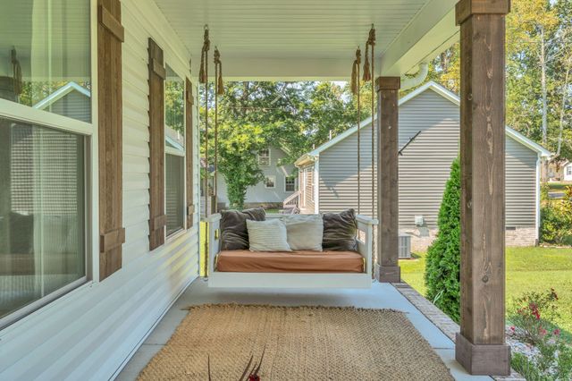 212 W South St, Greenbrier, TN 37073