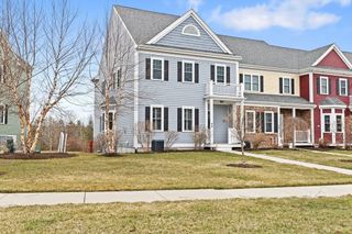 48 Meetinghouse Rd 48, Norfolk, MA 02056