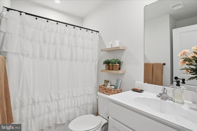 139 KENSINGTON CIR, Middletown, VA 22645