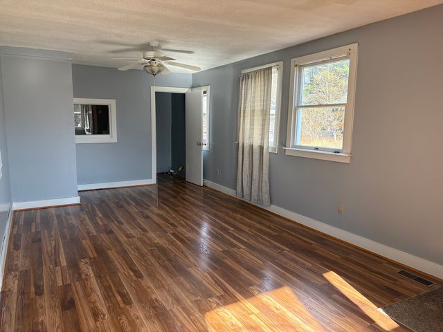 152 Blacks Road 1st floor, Cheshire, CT 06410