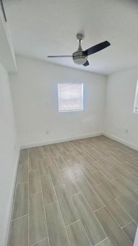 2360 Nw 2nd Street Street, Pompano Beach, FL 33069