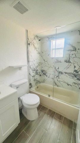 2360 Nw 2nd Street Street, Pompano Beach, FL 33069