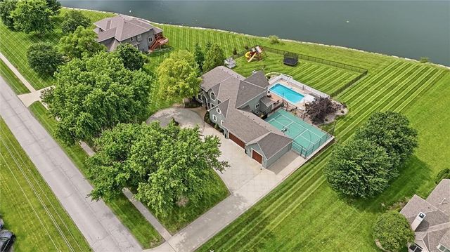 12808 Hollingsworth Road, Kansas City, KS 66109