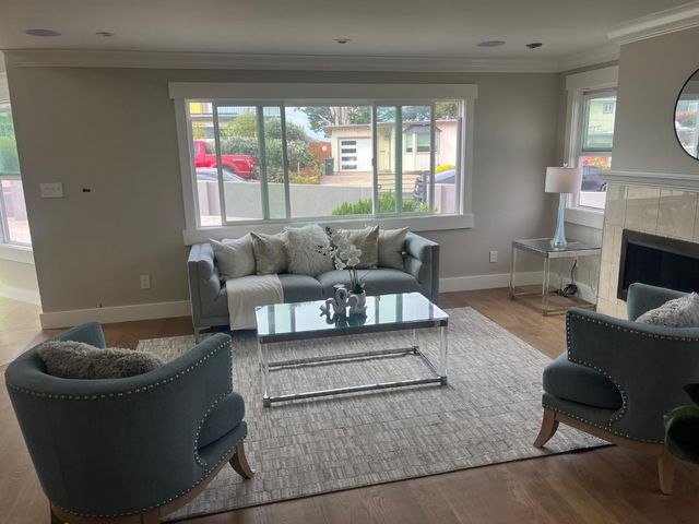 487 Manor Drive, Pacifica, CA 94044