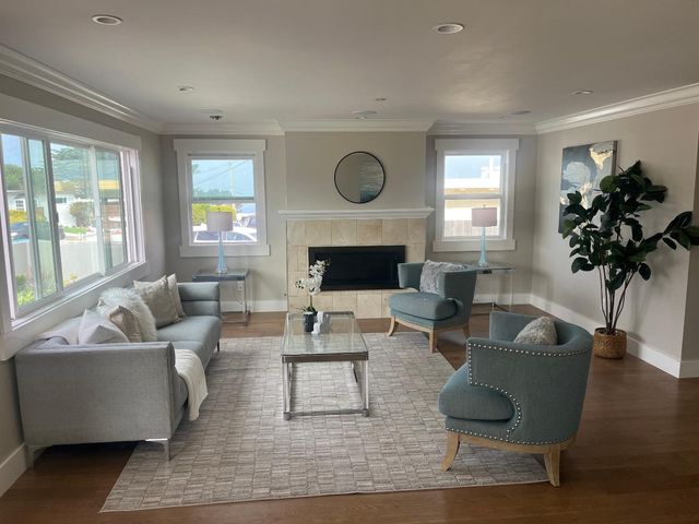 487 Manor Drive, Pacifica, CA 94044