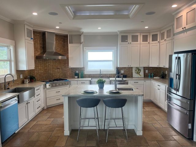 487 Manor Drive, Pacifica, CA 94044
