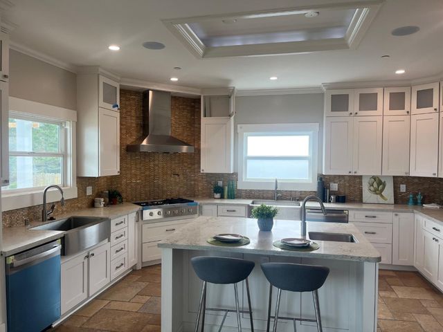 487 Manor Drive, Pacifica, CA 94044