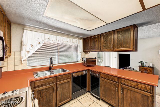 4633 W LAWRENCE Lane, Glendale, AZ 85302