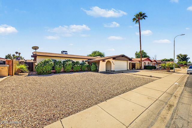4633 W LAWRENCE Lane, Glendale, AZ 85302
