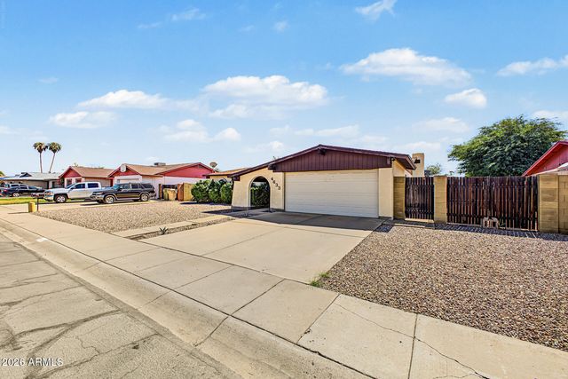 4633 W LAWRENCE Lane, Glendale, AZ 85302