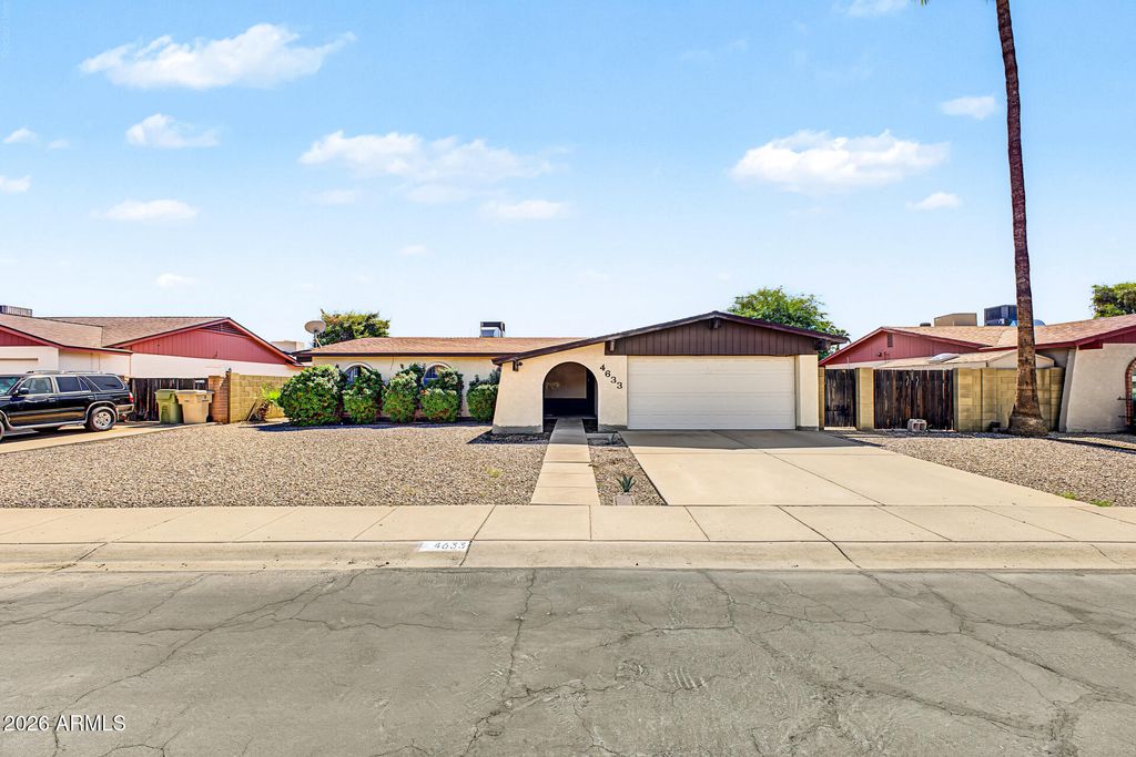 4633 W LAWRENCE Lane, Glendale, AZ 85302