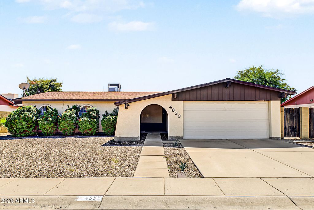 4633 W LAWRENCE Lane, Glendale, AZ 85302 — photo 2