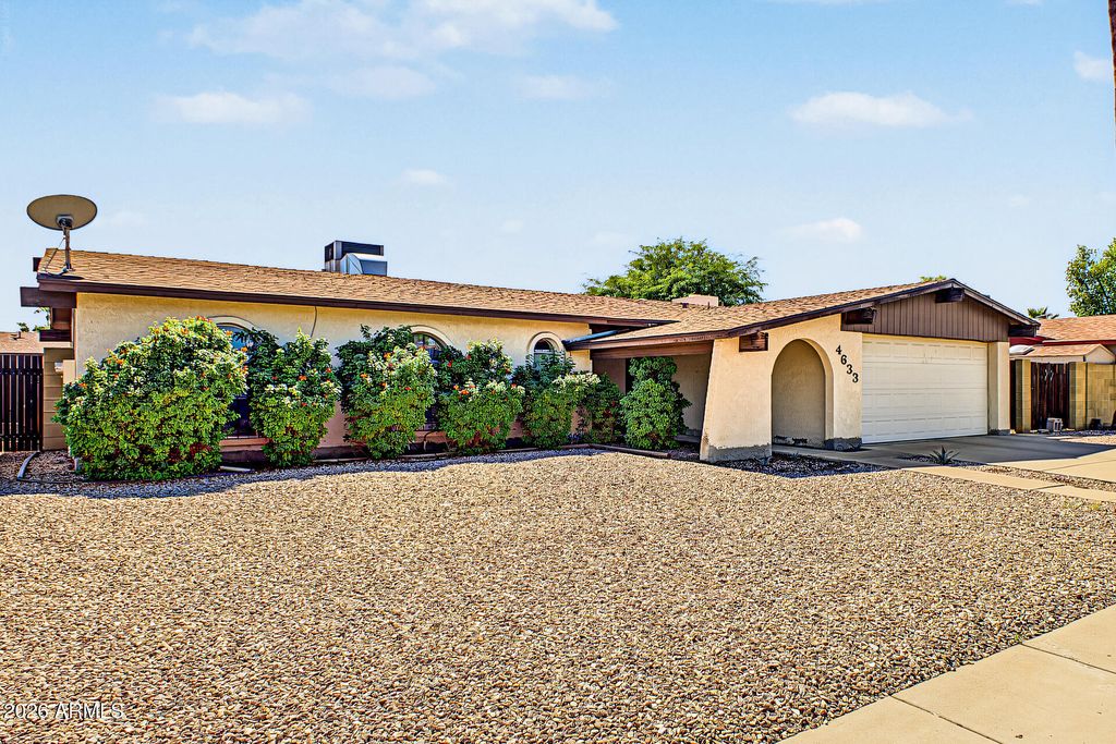 4633 W LAWRENCE Lane, Glendale, AZ 85302 — photo 4