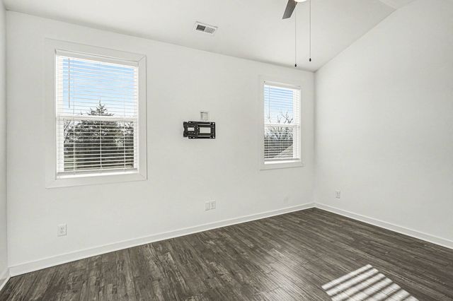 933 Ashland Place Dr, Nashville, TN 37218