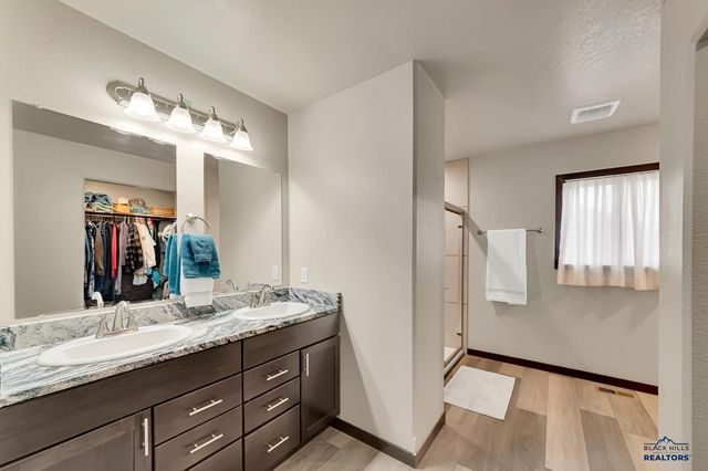 14766 GLENWOOD DR, Summerset, SD 57769