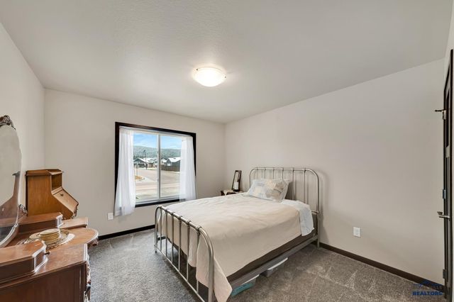 14766 GLENWOOD DR, Summerset, SD 57769
