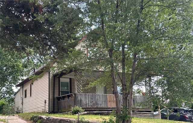 2647 Denver Avenue, Kansas City, MO 64127