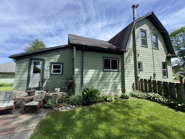 930 S Grove Street, Ripon, WI 54971