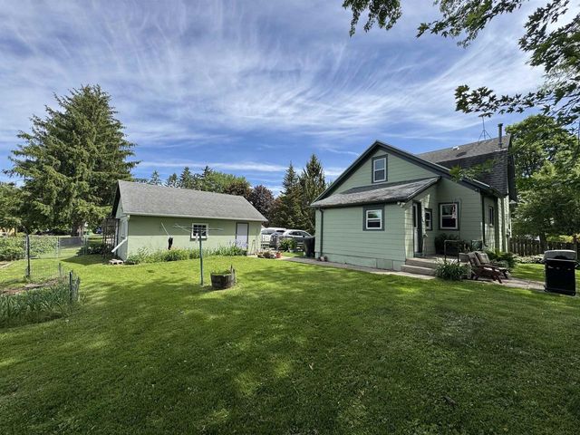 930 S Grove Street, Ripon, WI 54971