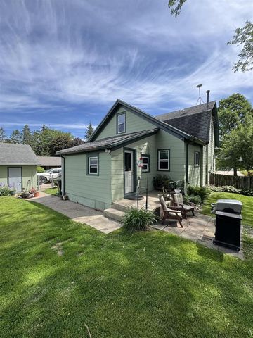 930 S Grove Street, Ripon, WI 54971