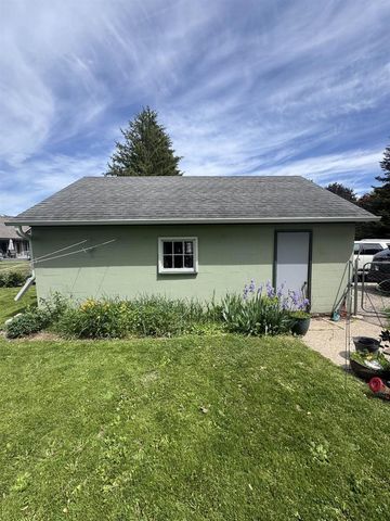 930 S Grove Street, Ripon, WI 54971