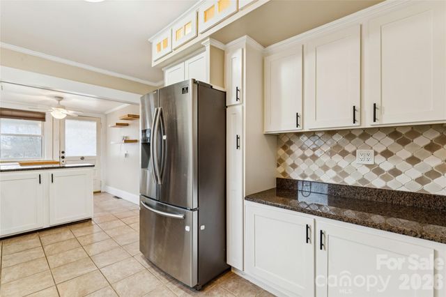 222 N Yadkin Avenue, Spencer, NC 28159