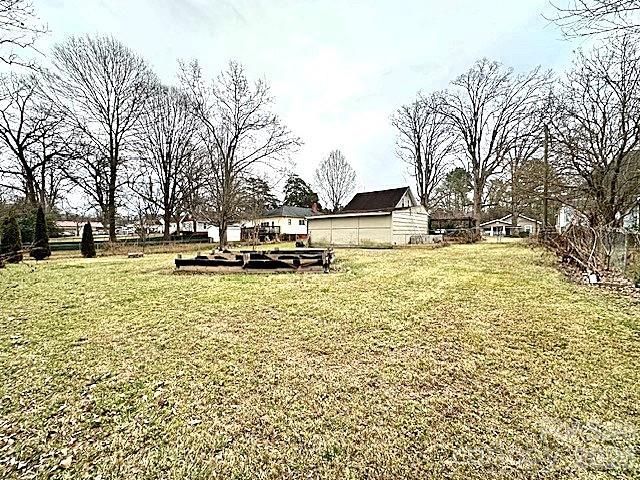 222 N Yadkin Avenue, Spencer, NC 28159