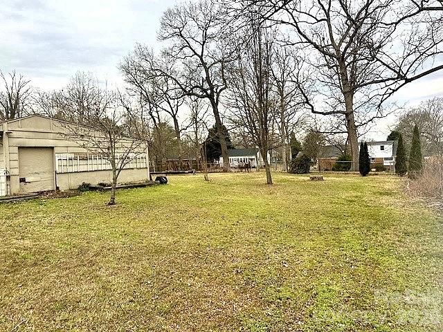 222 N Yadkin Avenue, Spencer, NC 28159