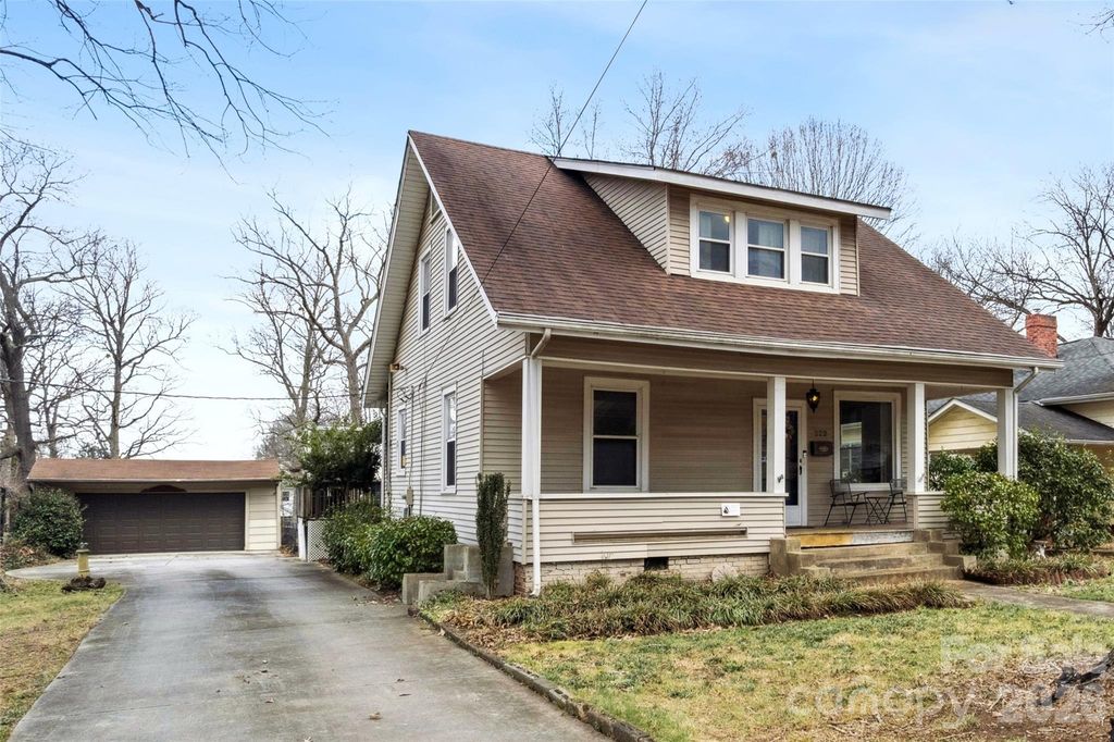222 N Yadkin Avenue, Spencer, NC 28159