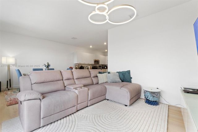 12824 NW 22nd Pl 12824, Miami, FL 33167