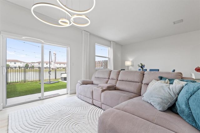 12824 NW 22nd Pl 12824, Miami, FL 33167