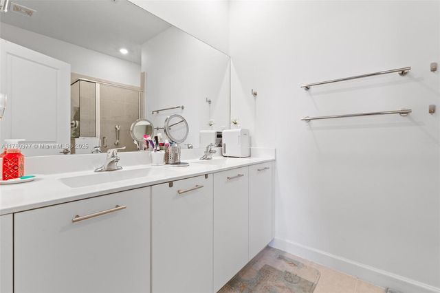 12824 NW 22nd Pl 12824, Miami, FL 33167