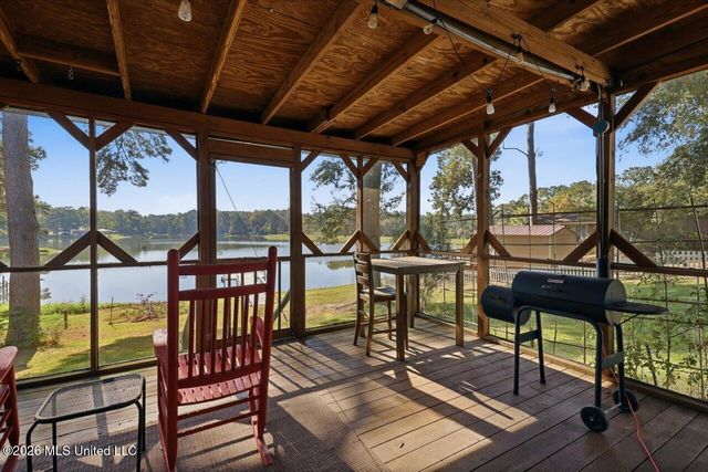 407 W Dewey Camp Drive, Florence, MS 39073