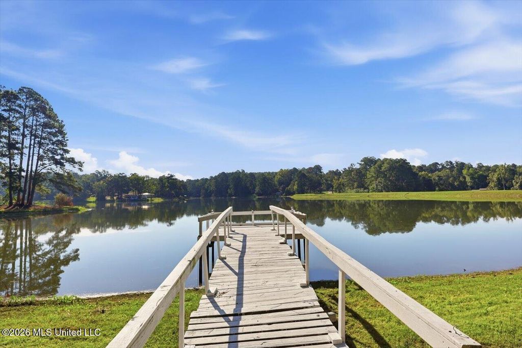 407 W Dewey Camp Drive, Florence, MS 39073