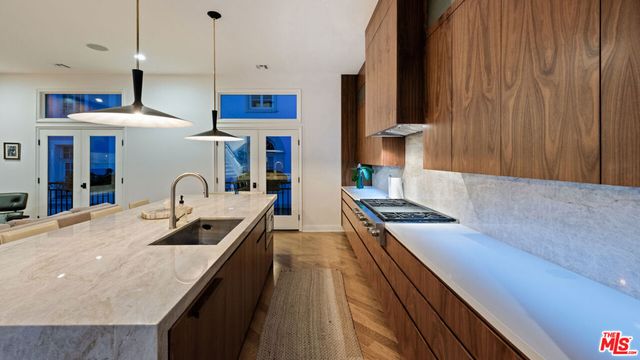 123 Channel Pointe Mall, Marina Del Rey, CA 90292