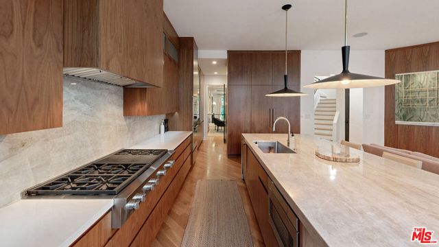 123 Channel Pointe Mall, Marina Del Rey, CA 90292