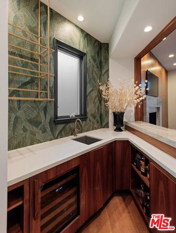 123 Channel Pointe Mall, Marina Del Rey, CA 90292