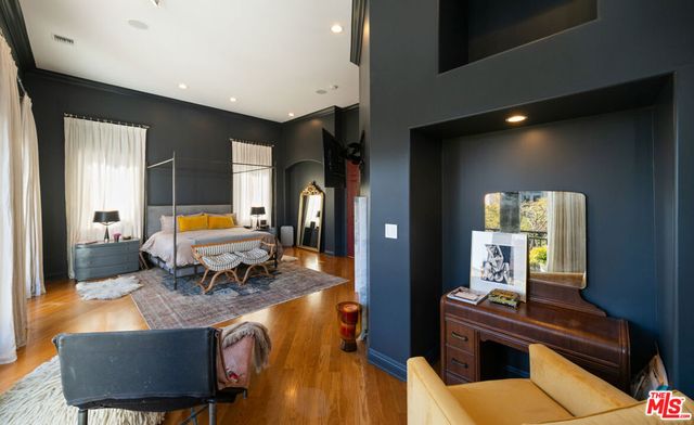 123 Channel Pointe Mall, Marina Del Rey, CA 90292