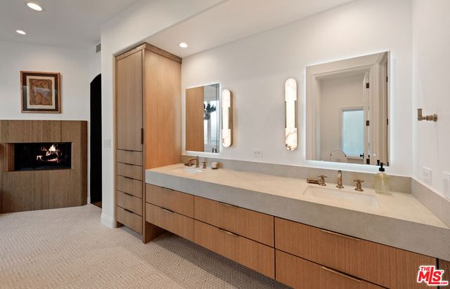 123 Channel Pointe Mall, Marina Del Rey, CA 90292