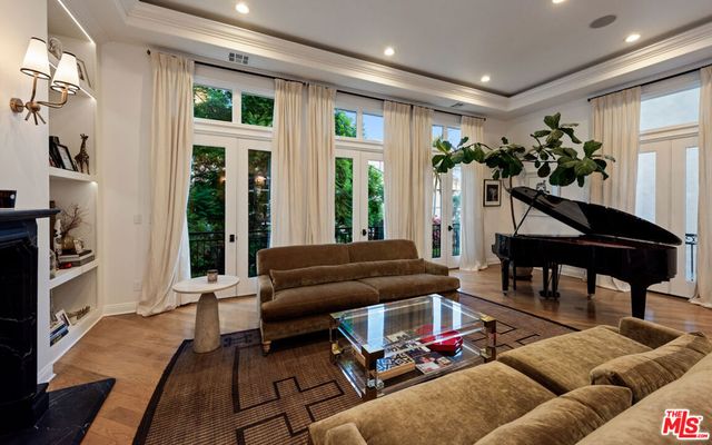 123 Channel Pointe Mall, Marina Del Rey, CA 90292